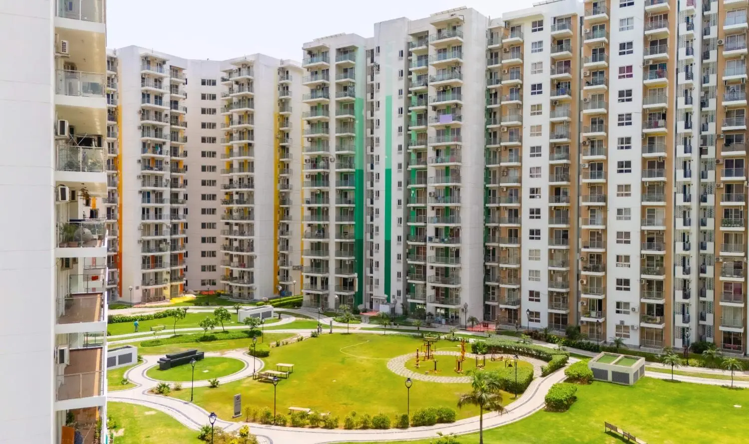 3 BHK + 3WR + STORE Apartment